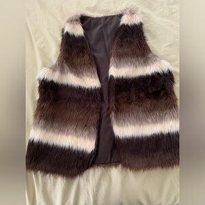Brown-beige faux vest. Made in Colombia. Small.